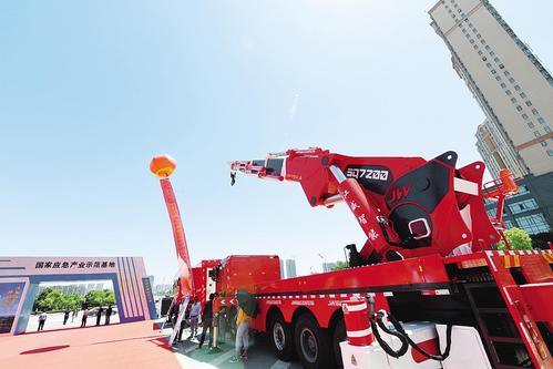 200余台专用车亮相随州应急装备产品展 应急救援装备集中展示